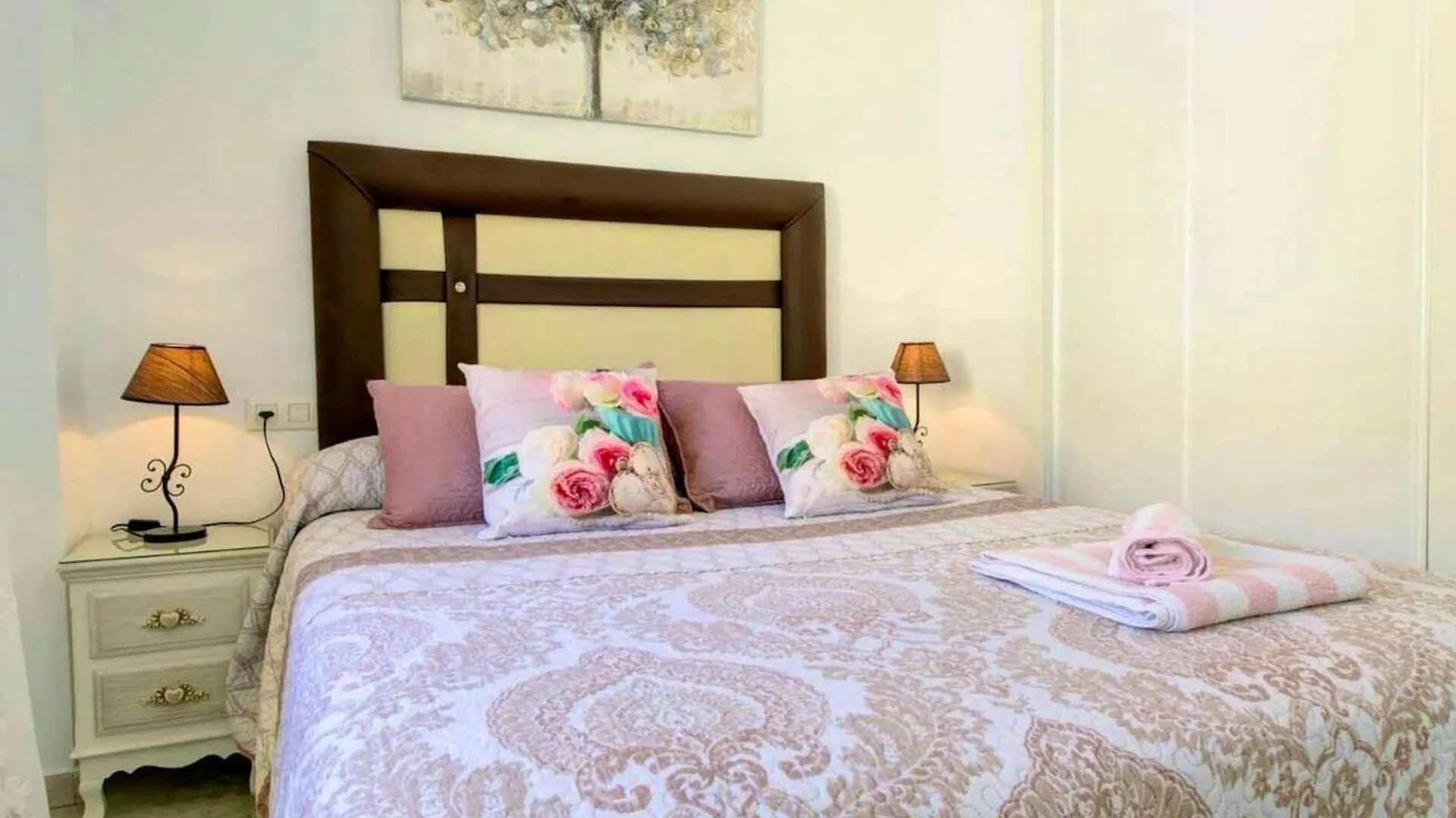 Charming Apartment In Central Fuengirola With Shared Pool