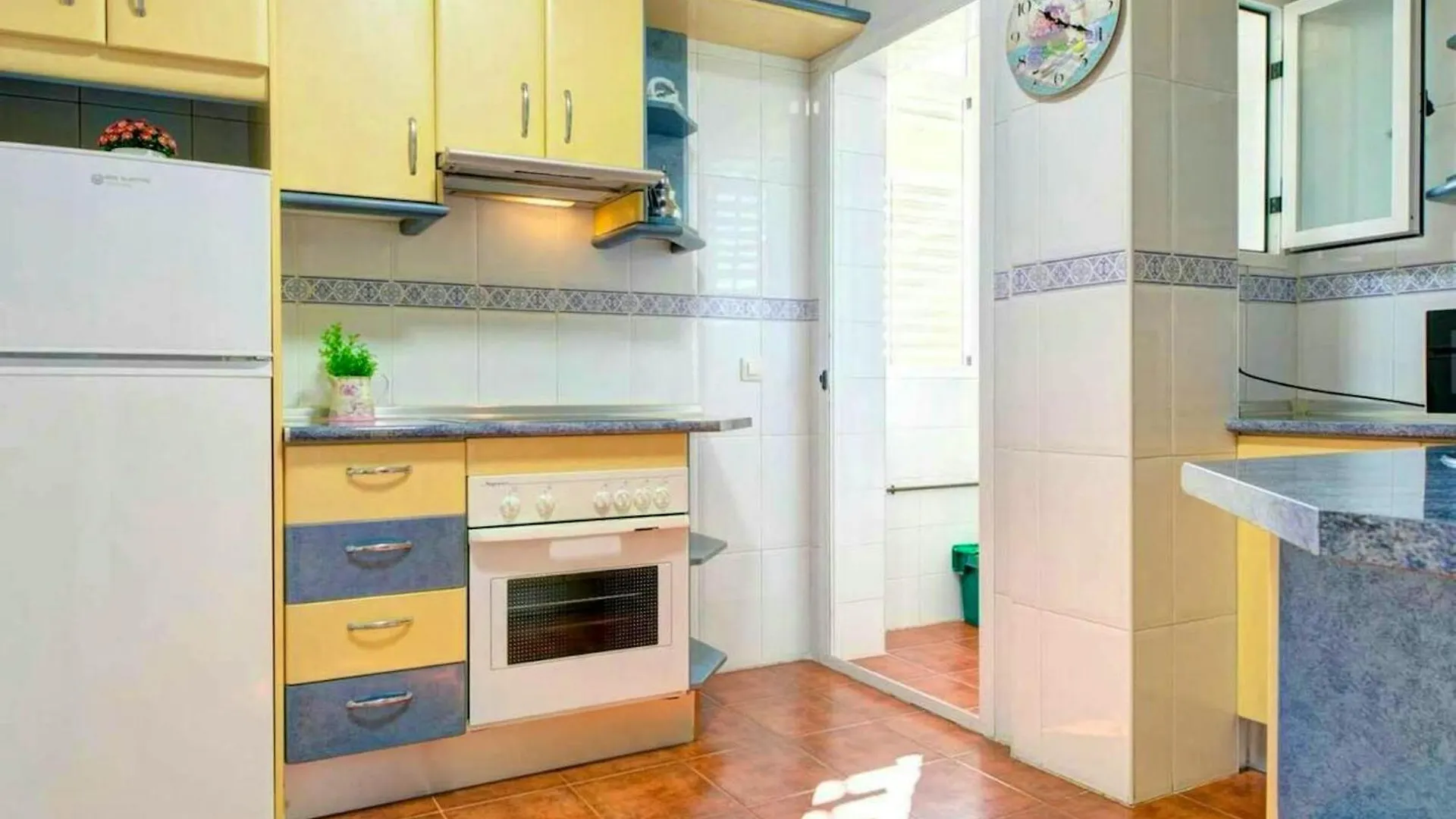 Charming Apartment In Central Fuengirola With Shared Pool