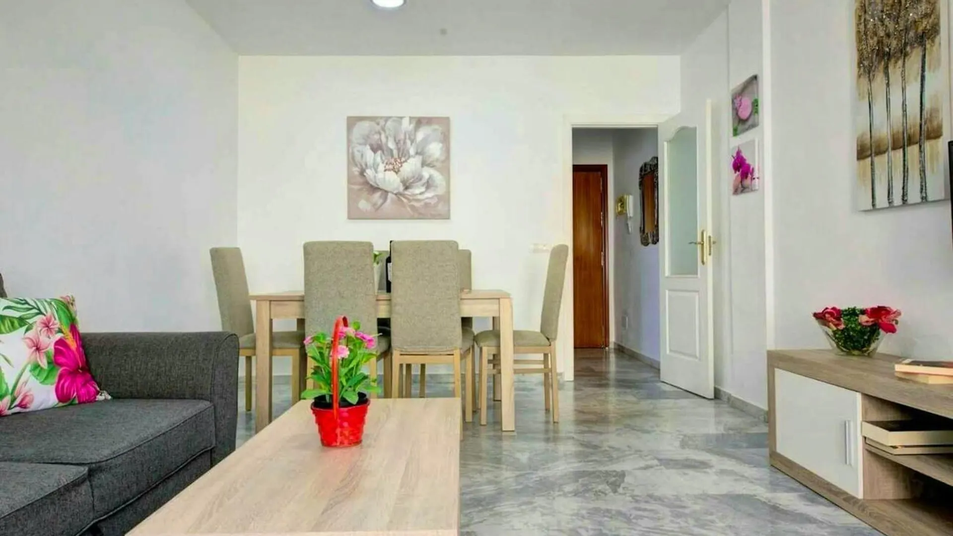 Charming Apartment In Central Fuengirola With Shared Pool 0*,