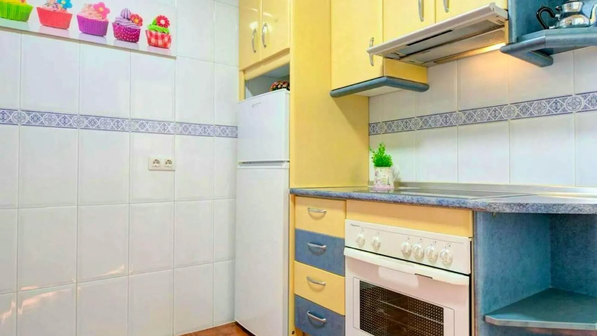 Charming Apartment In Central Fuengirola With Shared Pool