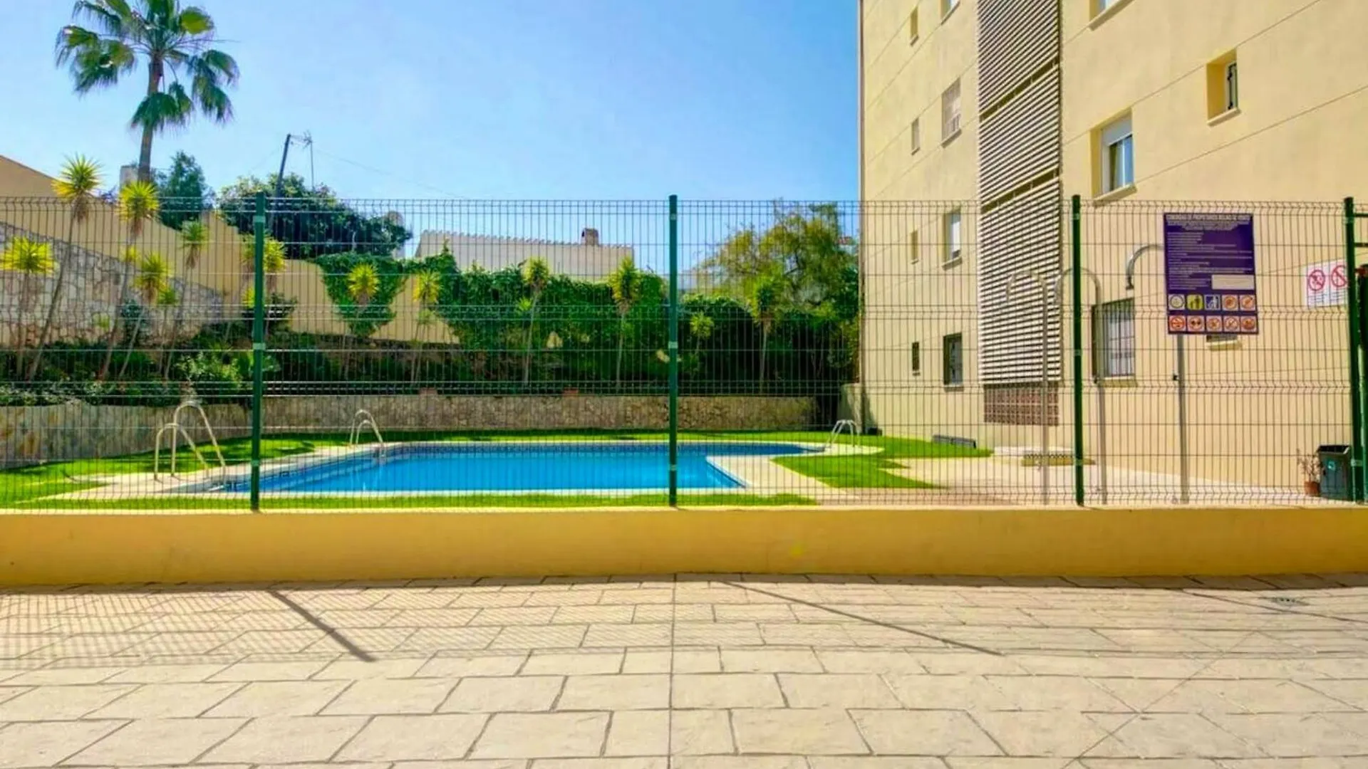 Charming Apartment In Central Fuengirola With Shared Pool