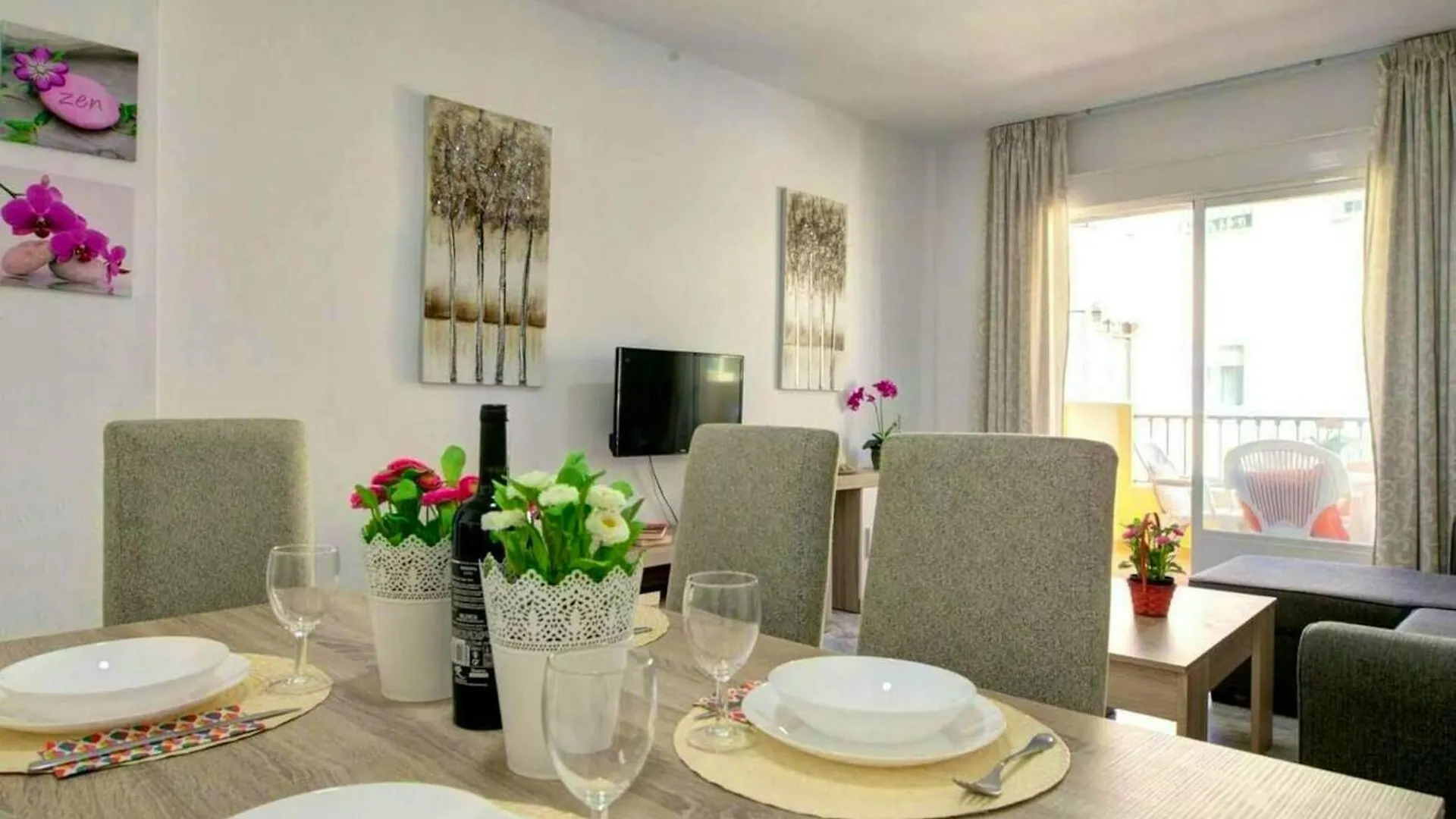 Charming Apartment In Central Fuengirola With Shared Pool